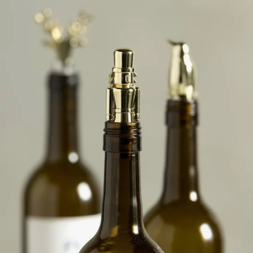 NWT Shiraleah Gold & Silver NutCracker Holiday Wine Stopper